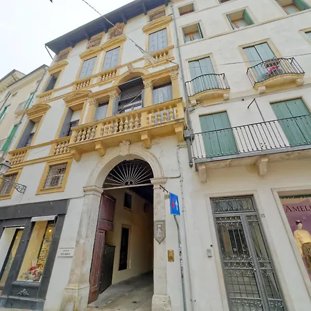 Basilica Palladiana Central & Cozy Apartment! * Vicenza